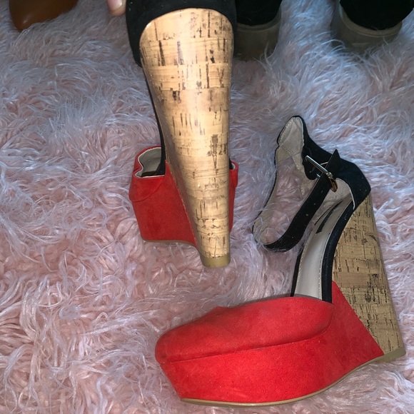 Heels - Picture 3 of 3